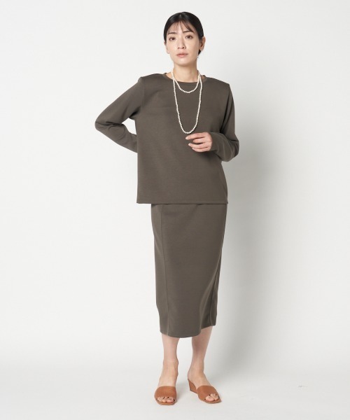 HELIOPOLE(エリオポール)の「CARDBOARD SQUARE SHOULDER PO(Tシャツ/カットソー・レディース・カーキ/ブラック・38)」の8枚目の写真