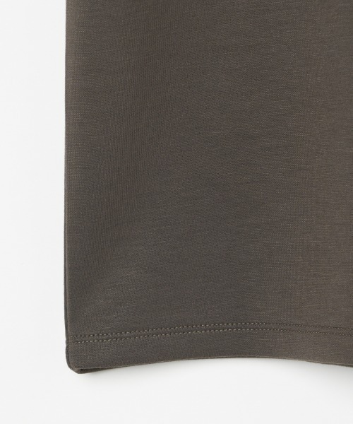 HELIOPOLE(エリオポール)の「CARDBOARD SQUARE SHOULDER PO(Tシャツ/カットソー・レディース・カーキ/ブラック・38)」の13枚目の写真