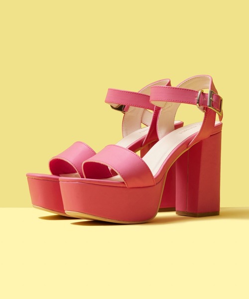 FOREVER 21（フォーエバー トゥエンティーワン）の「厚底ヒールサンダル（サンダル・レディース・ホワイト/ピンク系その他/ブラック・SMALL/MEDIUM/LARGE）」の4枚目の写真