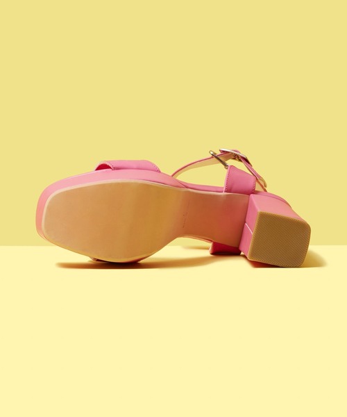 FOREVER 21（フォーエバー トゥエンティーワン）の「厚底ヒールサンダル（サンダル・レディース・ホワイト/ピンク系その他/ブラック・SMALL/MEDIUM/LARGE）」の7枚目の写真