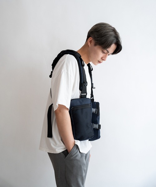 DEVICE（デバイス）の「Rename CORDURAナイロン ベスト型 ボディショルダーバッグ（ボディバッグ/ウエストポーチ・メンズ・ネイビー・FREE）」の19枚目の写真