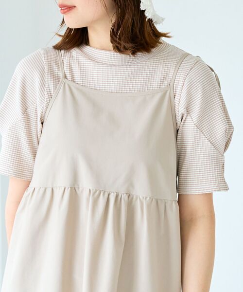 MAJESTIC LEGON（マジェスティックレゴン）の「【WEB限定カラーあり】タックスリーブトップス（Tシャツ/カットソー・レディース・アイボリー/ブラック/ブラック系その他/グリーン/オレンジ/ベージュ系その他2/グレイッシュベージュ・MEDIUM）」の15枚目の写真