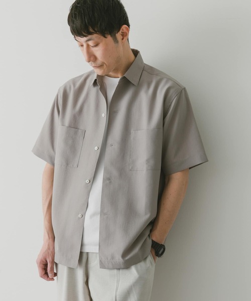 MALBON ホワイトショートスリーブシャツとショートパンツセット MALBON ホワイトショートスリーブシャツとショートパンツセット