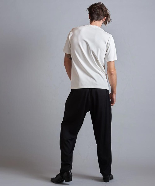 NO ID.(ノーアイディ)の「mt8392-エンブロイダリーメッセージC-N-T Tシャツ(Tシャツ/カットソー・メンズ・ライトベージュ/ブラック/ホワイト・02/01)」の11枚目の写真