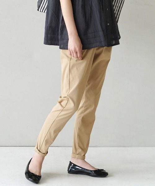 zootie（ズーティー）の「COOL TOUCH 接触冷感テーパードパンツ（その他パンツ・レディース・アイボリー/ライトベージュ/ダークベージュ/ブラック/カーキ/ベージュ/ベージュ系その他/ブラウン・L/S/LL/M）」の4枚目の写真
