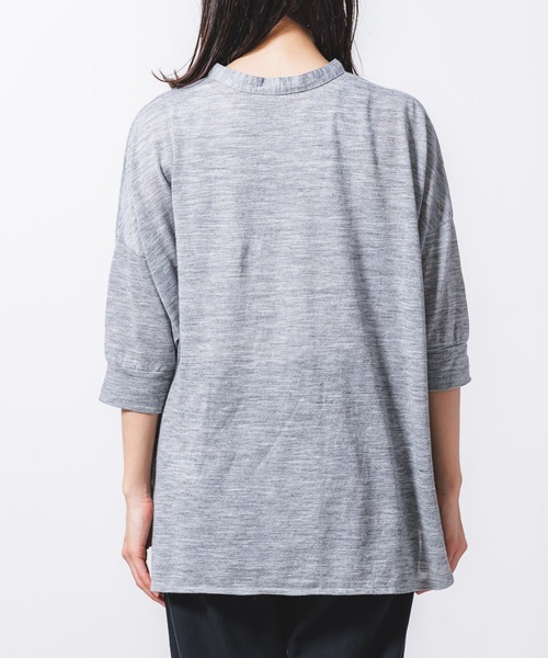 quadro(クオドロ)の「ラミーナイロン撚杢天竺6分袖ヘンリーネックプルオーバー(Tシャツ/カットソー・レディース・ブルー/ダークネイビー/グレー/ベージュ・FREE)」の12枚目の写真