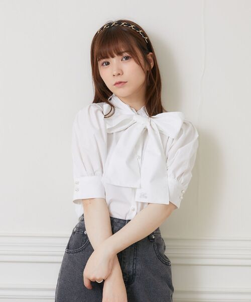 ems excite(エムズエキサイト)の「パール釦ボウタイBL(シャツ/ブラウス・レディース・ブルー/ブルー系その他/ホワイト・FREE)」の8枚目の写真