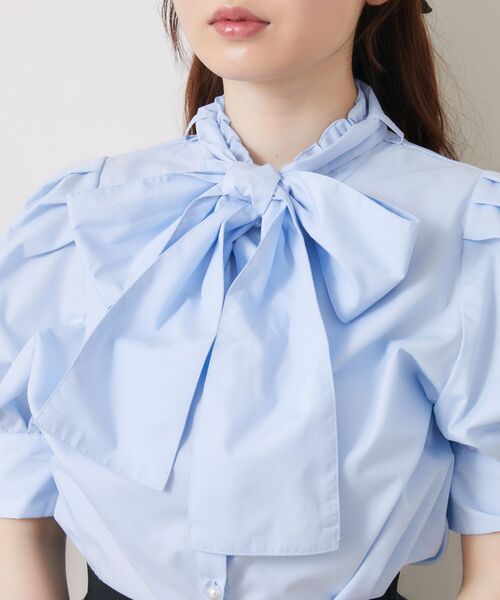 ems excite(エムズエキサイト)の「パール釦ボウタイBL(シャツ/ブラウス・レディース・ブルー/ブルー系その他/ホワイト・FREE)」の16枚目の写真