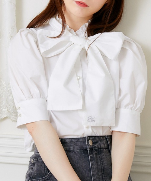 ems excite(エムズエキサイト)の「パール釦ボウタイBL(シャツ/ブラウス・レディース・ブルー/ブルー系その他/ホワイト・FREE)」の2枚目の写真