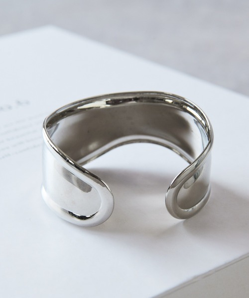 un dix cors(アンディコール)の「太バングル(バングル/リストバンド・レディース・ゴールド/シルバー・FREE)」の4枚目の写真