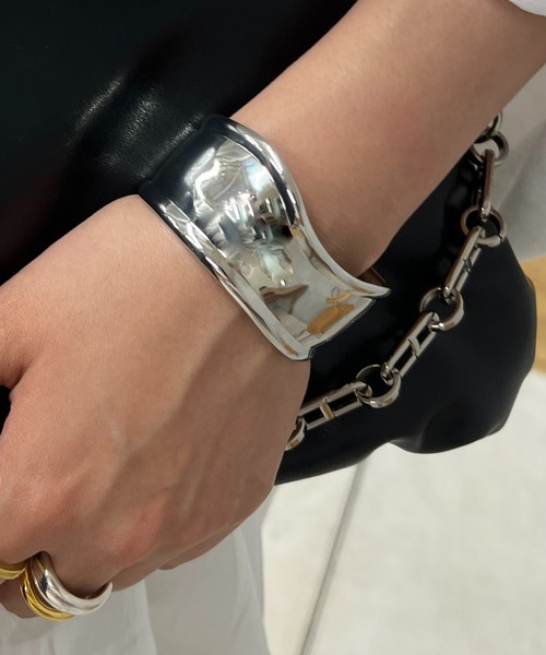 un dix cors(アンディコール)の「太バングル(バングル/リストバンド・レディース・ゴールド/シルバー・FREE)」の6枚目の写真