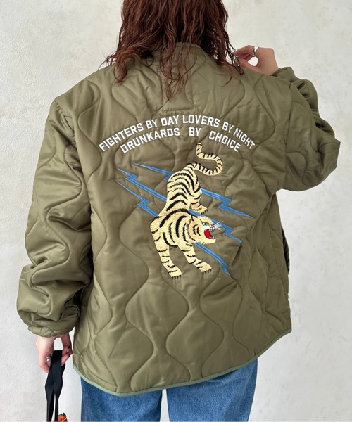 CPCM（シーピーシーエム）の「バック刺繍キルティングジャケット（ミリタリージャケット・メンズ・アイボリー/ブラック/カーキ・LARGE/MEDIUM）」の5枚目の写真