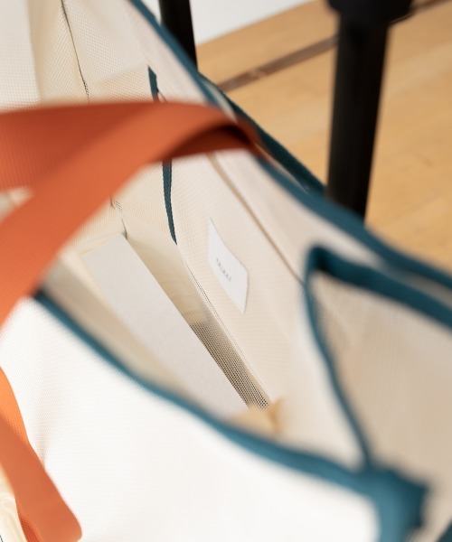 oblekt（オブレクト）の「マルチウェイ　メッシュトート（トートバッグ・レディース・ブラウン/ホワイト・FREE）」の4枚目の写真