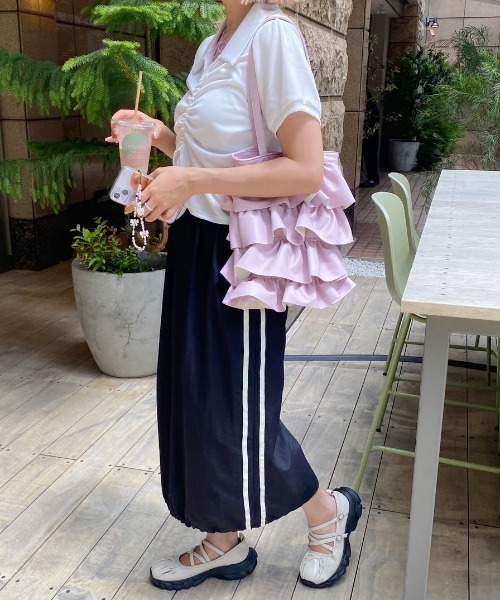 Loueme（ルエム）の「ティアードフリルトートバッグ（トートバッグ・レディース・アイボリー/パープル/ブラック/シルバー・FREE）」の12枚目の写真