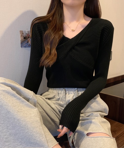 Felt-Maglietta（フェルトマリエッタ）の「ツイストネック長袖リブニット（ニット/セーター・レディース・ブラック/ホワイト・FREE）」の2枚目の写真