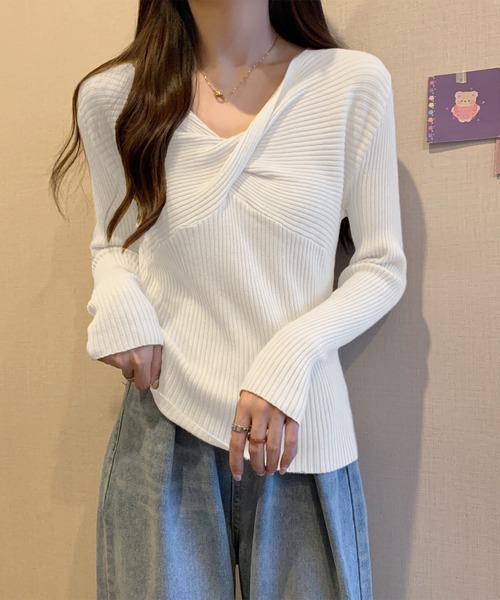 Felt-Maglietta（フェルトマリエッタ）の「ツイストネック長袖リブニット（ニット/セーター・レディース・ブラック/ホワイト・FREE）」の5枚目の写真