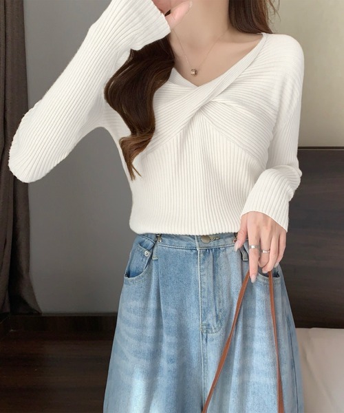 Felt-Maglietta（フェルトマリエッタ）の「ツイストネック長袖リブニット（ニット/セーター・レディース・ブラック/ホワイト・FREE）」の6枚目の写真