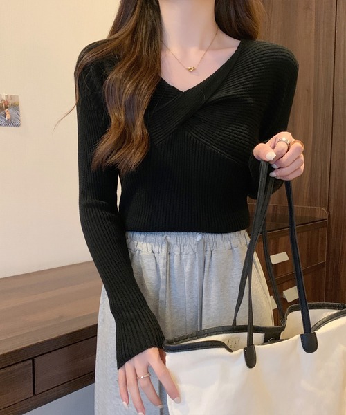 Felt-Maglietta（フェルトマリエッタ）の「ツイストネック長袖リブニット（ニット/セーター・レディース・ブラック/ホワイト・FREE）」の10枚目の写真