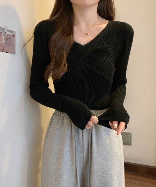 Felt-Maglietta（フェルトマリエッタ）の「ツイストネック長袖リブニット（ニット/セーター・レディース・ブラック/ホワイト・FREE）」の11枚目の写真