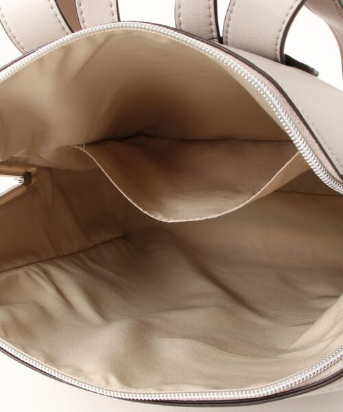 Legato Largo（レガートラルゴ）の「Legato Largo / かるいかばんＰＵ　リュック / LG-P0114Z（バックパック/リュック・レディース・ラベンダー/オリーブ/キャメル/ブラック/ベージュ系その他/ベージュ/アイボリー/ライトブルー/イエロー・ONESIZE）」の10枚目の写真