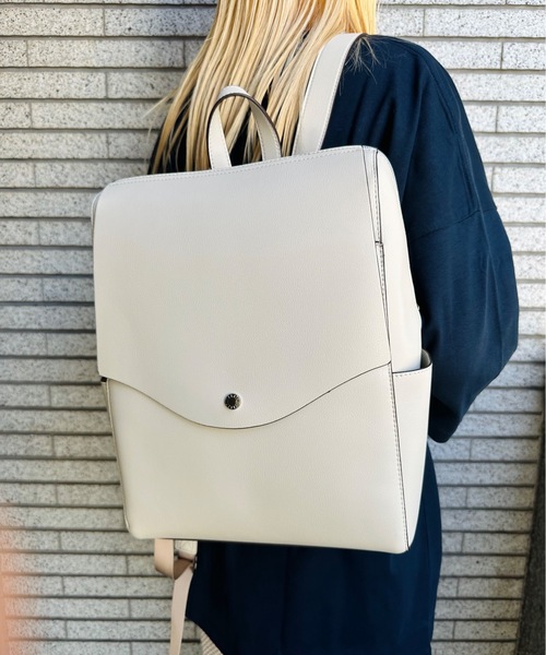 Legato Largo（レガートラルゴ）の「Legato Largo / かるいかばんＰＵ　リュック / LG-P0114Z（バックパック/リュック・レディース・ラベンダー/オリーブ/キャメル/ブラック/ベージュ系その他/ベージュ/アイボリー/ライトブルー/イエロー・ONESIZE）」の2枚目の写真