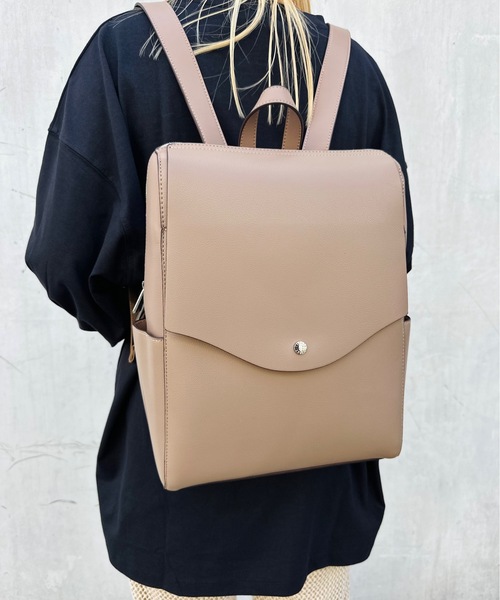 Legato Largo（レガートラルゴ）の「Legato Largo / かるいかばんＰＵ　リュック / LG-P0114Z（バックパック/リュック・レディース・ラベンダー/オリーブ/キャメル/ブラック/ベージュ系その他/ベージュ/アイボリー/ライトブルー/イエロー・ONESIZE）」の4枚目の写真