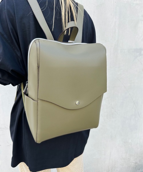 Legato Largo（レガートラルゴ）の「Legato Largo / かるいかばんＰＵ　リュック / LG-P0114Z（バックパック/リュック・レディース・ラベンダー/オリーブ/キャメル/ブラック/ベージュ系その他/ベージュ/アイボリー/ライトブルー/イエロー・ONESIZE）」の5枚目の写真