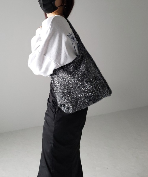 me+em select（ミームセレクト）の「※※【 ４color 】ラメシャギーニットトートバッグ（トートバッグ・レディース・ブラック/チャコールグレー/グレー/ブルー・FREE）」の13枚目の写真