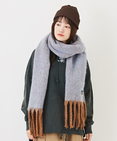 CUBE SUGAR（キューブシュガー）の「ボリュームフリンジマフラー（マフラー・レディース・ピンク/ネイビー/アイボリー・M）」の3枚目の写真