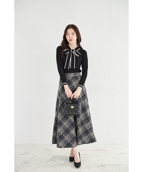 tocco closet（トッコ　クローゼット）の「【ZOZO限定】配色ライン入りボウタイりぼんニットプルオーバー（ニット/セーター・レディース・ブラック/ベージュ/オフホワイト/ブルー/ピンクベージュ/ネイビー・M）」の14枚目の写真