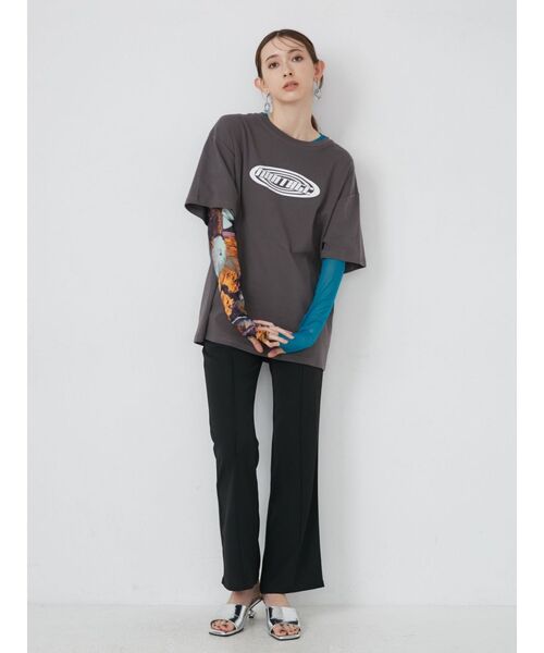 MURUA（ムルーア）の「ハイウエストフィットフレアパンツ（その他パンツ・レディース・ブルー/ブラック・2/1）」の4枚目の写真