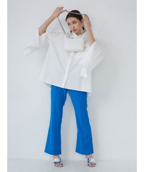 MURUA（ムルーア）の「ハイウエストフィットフレアパンツ（その他パンツ・レディース・ブルー/ブラック・2/1）」の7枚目の写真