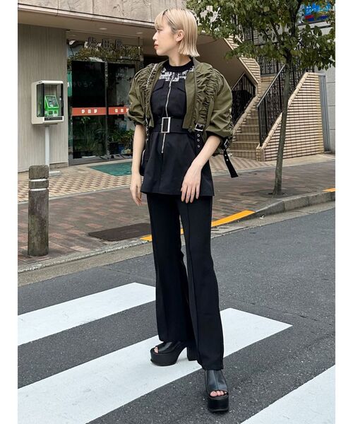 MURUA（ムルーア）の「ハイウエストフィットフレアパンツ（その他パンツ・レディース・ブルー/ブラック・2/1）」の9枚目の写真