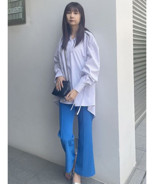 MURUA（ムルーア）の「ハイウエストフィットフレアパンツ（その他パンツ・レディース・ブルー/ブラック・2/1）」の16枚目の写真