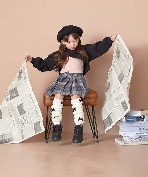 aBity select(アビティセレクト)の「レイヤードクロップド ダンボールニット/ボンディングトップス(スウェット・キッズ・サックスブルー/ブラック/杢グレー・100/120/110/90)」の10枚目の写真