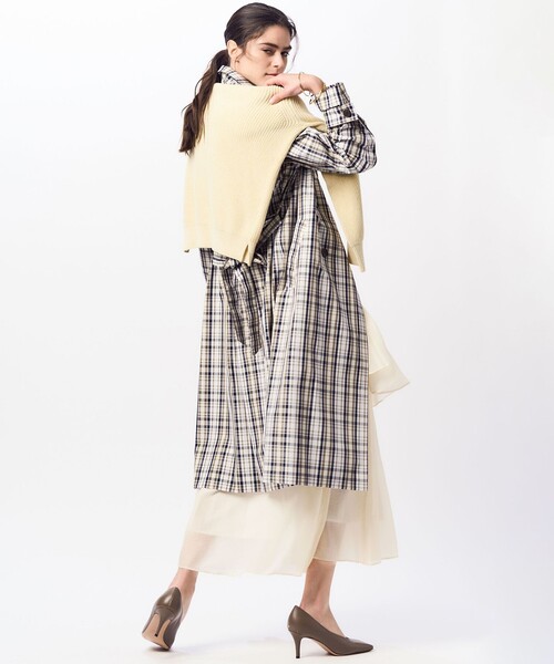 23区 L(ニジュウサンクオオキイサイズ)の「【洗える】コットンギマ ボートネック ニット(ニット/セーター・レディース・ベージュ系5/スモーキーグリーン系5/イエロー系5・46/44)」の8枚目の写真