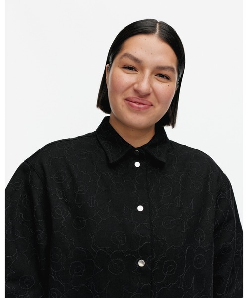 marimekko(マリメッコ)の「Mini Piirto Unikko / Mitta cotton dress(ワンピース・レディース・ブラック/ライトブルー・38/36/40/34)」の4枚目の写真