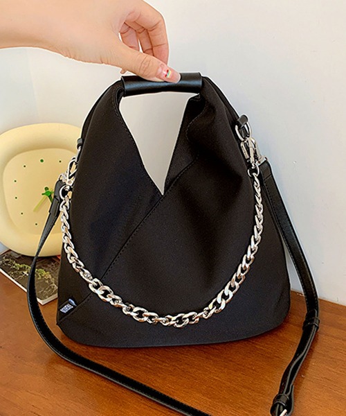 florist(フローリスト)の「【2WAY/3WAY】トライアングル×チェーンブラックハンドバッグ/ショルダーバッグ(ハンドバッグ・レディース・ブラック系2/ブラック系1・FREE)」の4枚目の写真