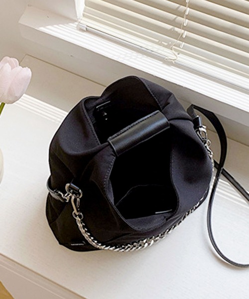 florist(フローリスト)の「【2WAY/3WAY】トライアングル×チェーンブラックハンドバッグ/ショルダーバッグ(ハンドバッグ・レディース・ブラック系2/ブラック系1・FREE)」の10枚目の写真