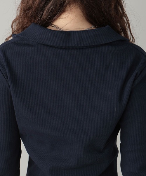 FOREVER 21(フォーエバー トゥエンティーワン)の「【2024SS】スキッパーエンブレムトップス(Tシャツ/カットソー・レディース・オフホワイト/グリーン/ネイビー・MEDIUM/SMALL)」の7枚目の写真