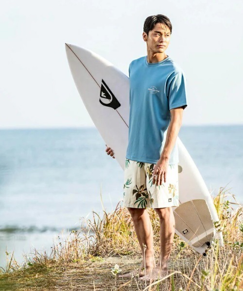 Quiksilver（クイックシルバー）の「EVERYDAY MIX VOLLEY/クイックシルバーウエストゴムショートパンツ(水着)（水着・メンズ・ベージュ/ブラック/チャコールグレー/ブルー・LARGE/MEDIUM/X-LARGE/SMALL）」の3枚目の写真