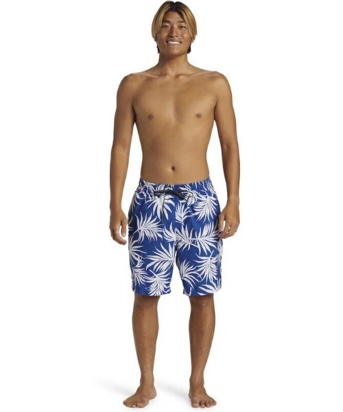 Quiksilver（クイックシルバー）の「EVERYDAY MIX VOLLEY/クイックシルバーウエストゴムショートパンツ(水着)（水着・メンズ・ベージュ/ブラック/チャコールグレー/ブルー・LARGE/MEDIUM/X-LARGE/SMALL）」の5枚目の写真