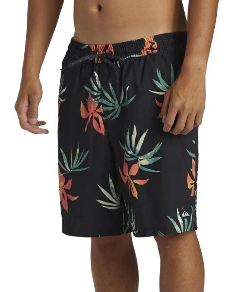 Quiksilver（クイックシルバー）の「EVERYDAY MIX VOLLEY/クイックシルバーウエストゴムショートパンツ(水着)（水着・メンズ・ベージュ/ブラック/チャコールグレー/ブルー・LARGE/MEDIUM/X-LARGE/SMALL）」の17枚目の写真