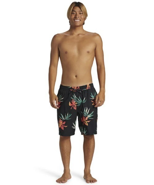 Quiksilver（クイックシルバー）の「EVERYDAY MIX VOLLEY/クイックシルバーウエストゴムショートパンツ(水着)（水着・メンズ・ベージュ/ブラック/チャコールグレー/ブルー・LARGE/MEDIUM/X-LARGE/SMALL）」の21枚目の写真