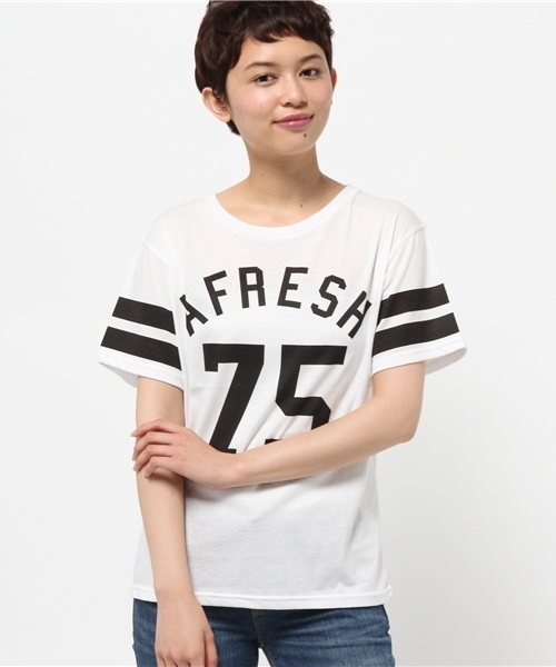 WEGO(ウィゴー)の「WEGO/ナンバリングラインTシャツ(Tシャツ/カットソー・レディース・オフホワイト/ブラック・FREE)」の1枚目の写真