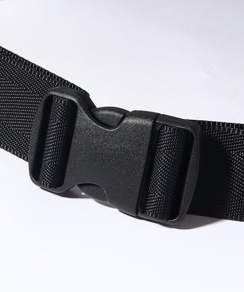 WILD THINGS（ワイルドシングス）の「【WILD THINGS/ワイルドシングス】DELFY fabric ワンポイントロゴ スクエア型ボディウエストバッグ（ボディバッグ/ウエストポーチ・メンズ・ブラック/パープル/レッド/ターコイズブルー・FREE）」の12枚目の写真