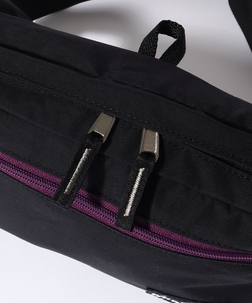 WILD THINGS（ワイルドシングス）の「【WILD THINGS/ワイルドシングス】DELFY fabric ワンポイントロゴ スクエア型ボディウエストバッグ（ボディバッグ/ウエストポーチ・メンズ・ブラック/パープル/レッド/ターコイズブルー・FREE）」の14枚目の写真