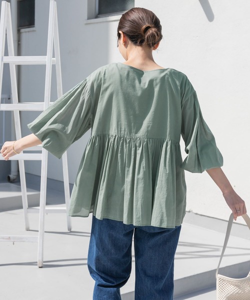 URBAN RESEARCH DOORS(アーバンリサーチドアーズ)の「コットンボイル2WAYブラウス(シャツ/ブラウス・レディース・オフホワイト/ブラック/ミント・MEDIUM)」の5枚目の写真