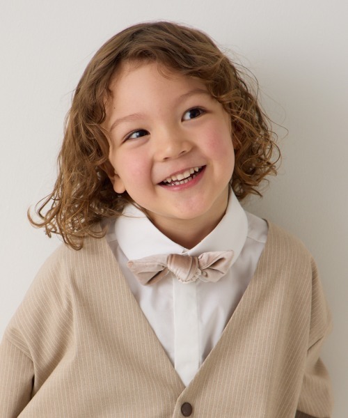 riziere（リジェール）の「ベルベット蝶ネクタイ（ボタン取り外しシャツ対応）（蝶ネクタイ・キッズ・ブラウン/ベージュ/チャコール・FREE）」の4枚目の写真