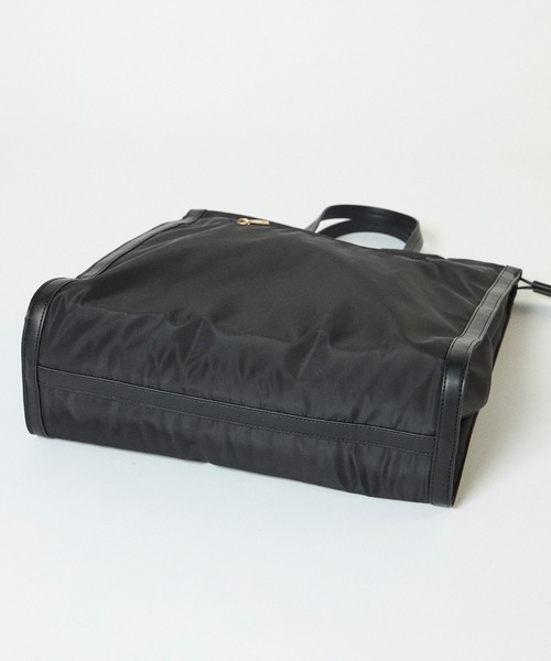 INED CLARO（イネドクラロ）の「ナイロントートバッグ（トートバッグ・レディース・ベージュ/ブラック・フリー）」の6枚目の写真